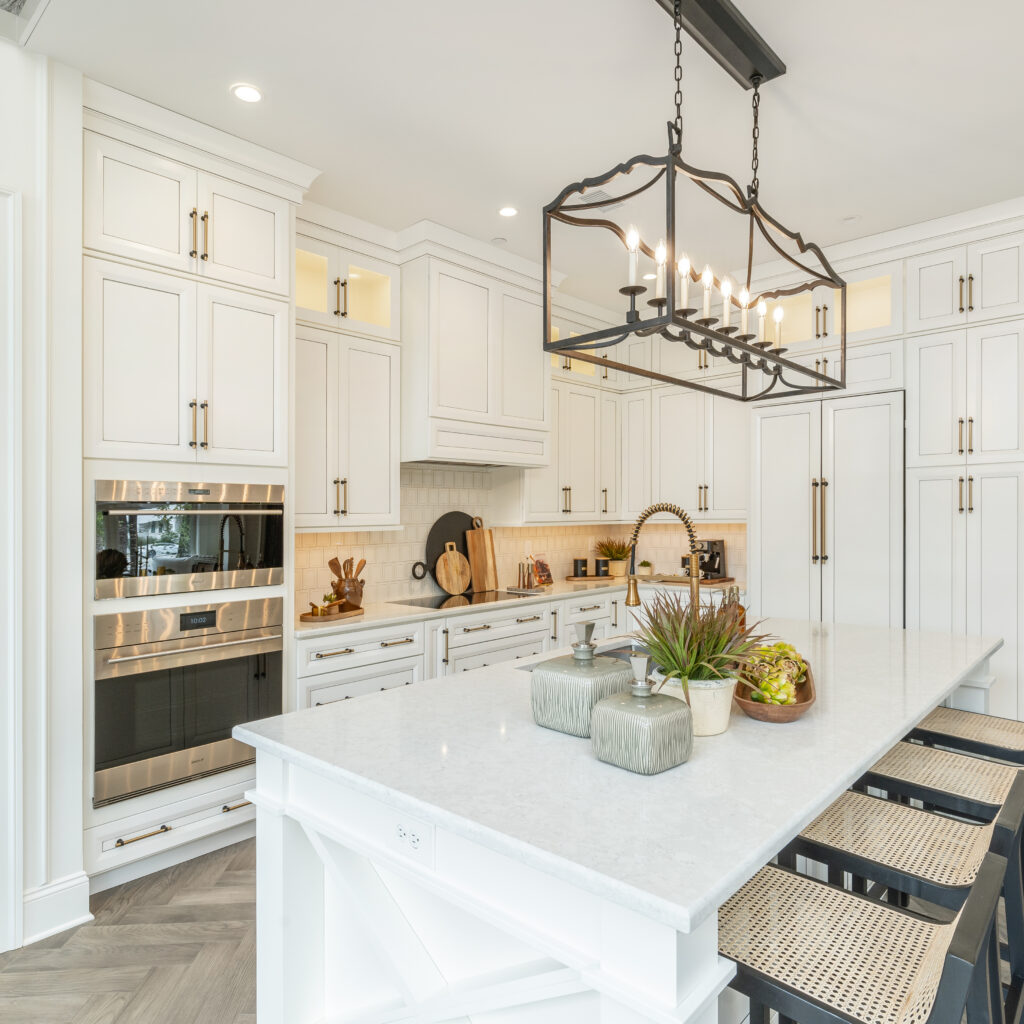 Gacek Design Group - Classic Elegance - Gourmet Kitchen